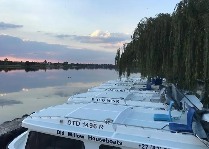 Old Willow Houseboats
